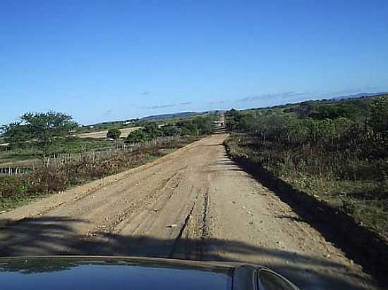 ESTRADA INDO PARA AGUIAR EM PIANC-PB-FOTO:ADERBAL NUNES - PIANC - PB