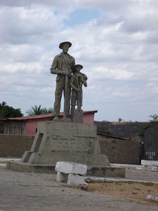 MONUMENTO DO COSSACO EM PRAA DE PIANC-PB-FOTO:GUSTAVOFARIAS - PIANC - PB