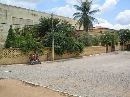 ESCOLA ESTADUAL MIN.ALCIDES CARNEIRO EM PRINCESA ISABEL-FOTO:MRIO GONALVES - PRINCESA ISABEL - PB