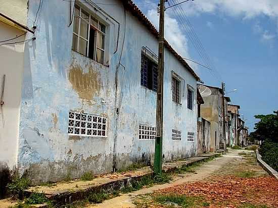 CASARIO BEIRA RIO EM CARAVELAS-BA-FOTO:ALBERTO ALVES - CARAVELAS - BA