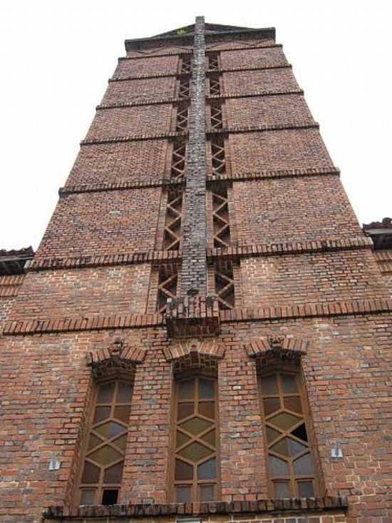 TORRE DA IGREJA MATRIZ DE SANTA RITA DE CSSIA EM RIO TINTO-PB-FOTO:PPEDROFREITAS - RIO TINTO - PB