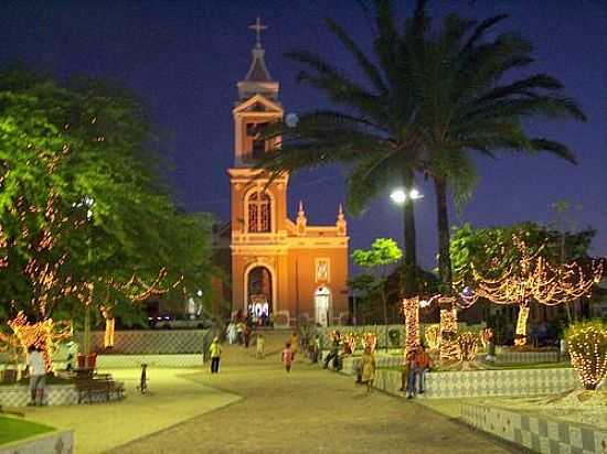 IGREJA MATRIS DE SANTA RITA,VISTA NOTURNA-FOTO:MARCELOMOURA - SANTA RITA - PB