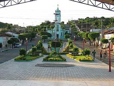 PRAA E IGREJA-FOTO:ZLAURENTINO - SANTANA DE MANGUEIRA - PB