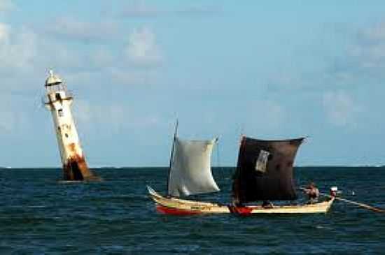 FAROL E BARCOS-FOTO:FEAB-CALEA.BLOGSPOT.COM  - CARNABA DO SERTO - BA