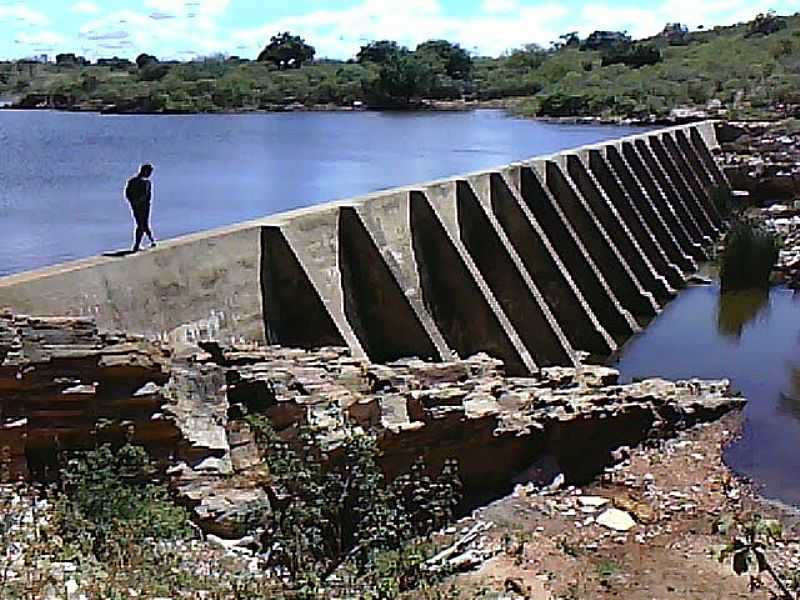 CASA NOVA-BA-BARRAGEM DO AUDE DO POVOADO DE OURICURI-FOTO:ADALBERTO ELETRICISTA - CASA NOVA - BA