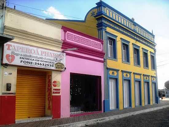 CASARIO NO CENTRO DE TAPERO-PB-FOTO:CALIXTO R. PIRES - TAPERO - PB