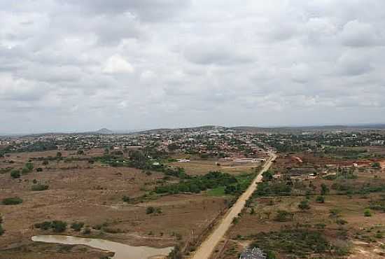 VISTA AREA DA ESTRADA E DA CIDADE DE CASTRO ALVES-BA-FOTO:GEORGE BITENCOURT - CASTRO ALVES - BA