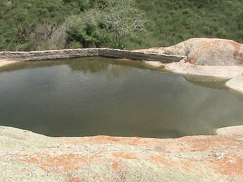 ALAGOINHA-PE-LAGOA DA LAJE DO TAMBOR NA SERRA DO GAVIO-FOTO:ROBERTO INOJOSA - ALAGOINHA - PE