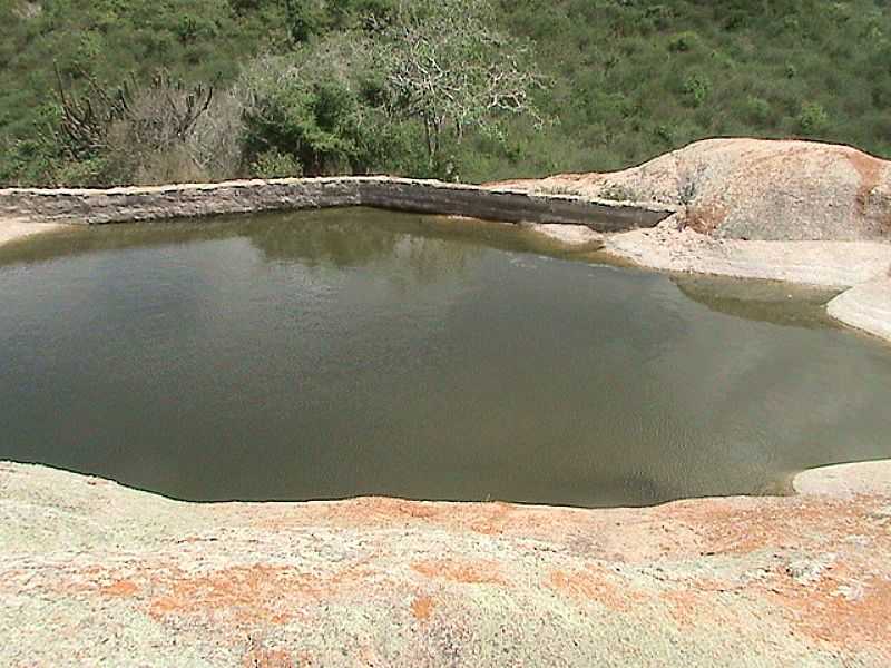 ALAGOINHA-PE-LAGOA DA LAJE DO TAMBOR NA SERRA DO GAVIO-FOTO:ROBERTO INOJOSA - ALAGOINHA - PE