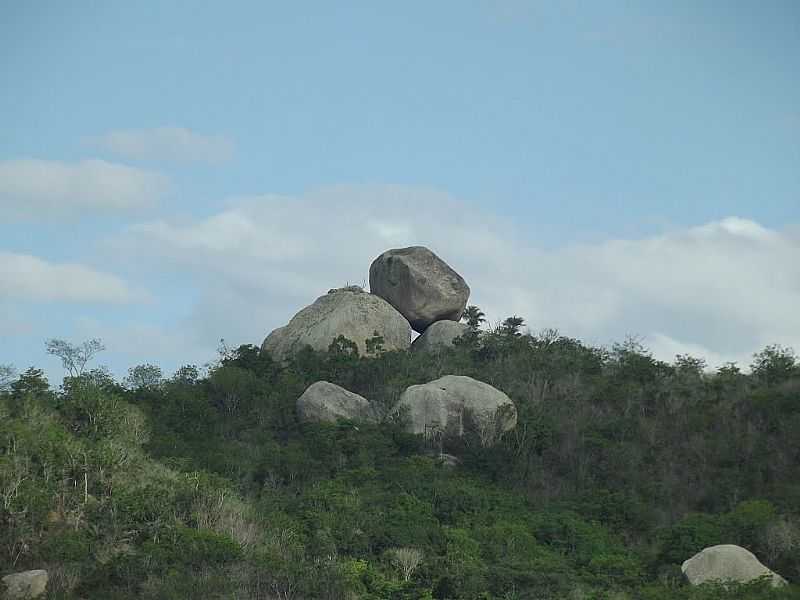 ALAGOINHA-PE-PEDRA MONTADA-FOTO:ROBERTO INOJOSA - ALAGOINHA - PE