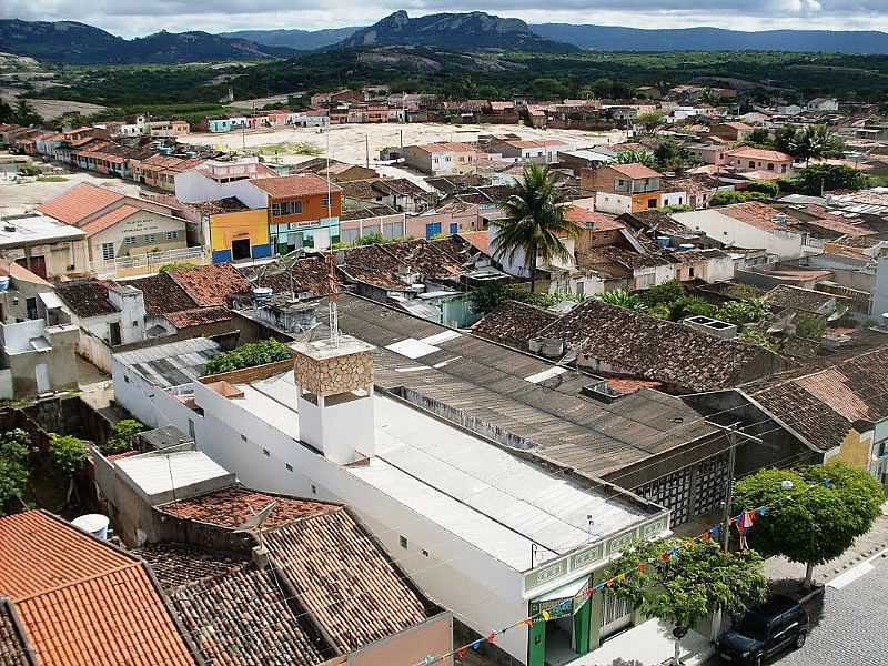 ALAGOINHA-PE-VISTA PANORMICA DA CIDADE E A SERRA DO GAVIO-FOTO:ROBERTO INOJOSA - ALAGOINHA - PE