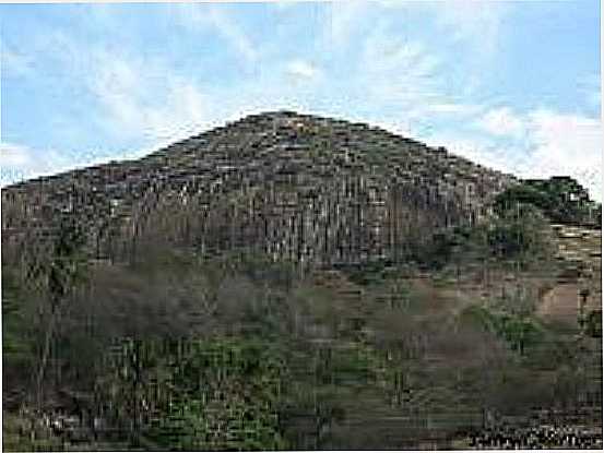 PEDRA DO LETREIRO-FOTO:BR.OLHARES - ALTINHO - PE