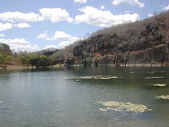 LAGOA AZUL-FOTO:DANIELCMP - CATOLNDIA - BA