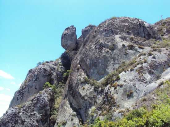 PEDRA DOS CABOCLOS, POR ROBSON JOS VALENA DA SILVA - BELO JARDIM - PE