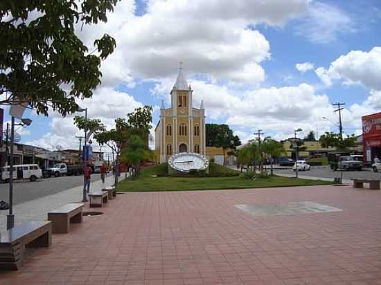 PRAA DO RELGIO E IGREJA MATRIZ DE BUQUE-PE-FOTO:FLORDEHAVANA - BUQUE - PE