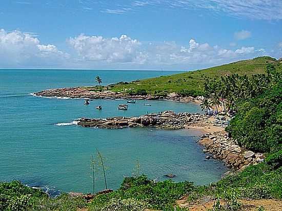 PRAIA DE CALHETAS EM CABO DE SANTO AGOSTINHO -PE-FOTO:GIOVANE CARNEIRO - CABO DE SANTO AGOSTINHO - PE