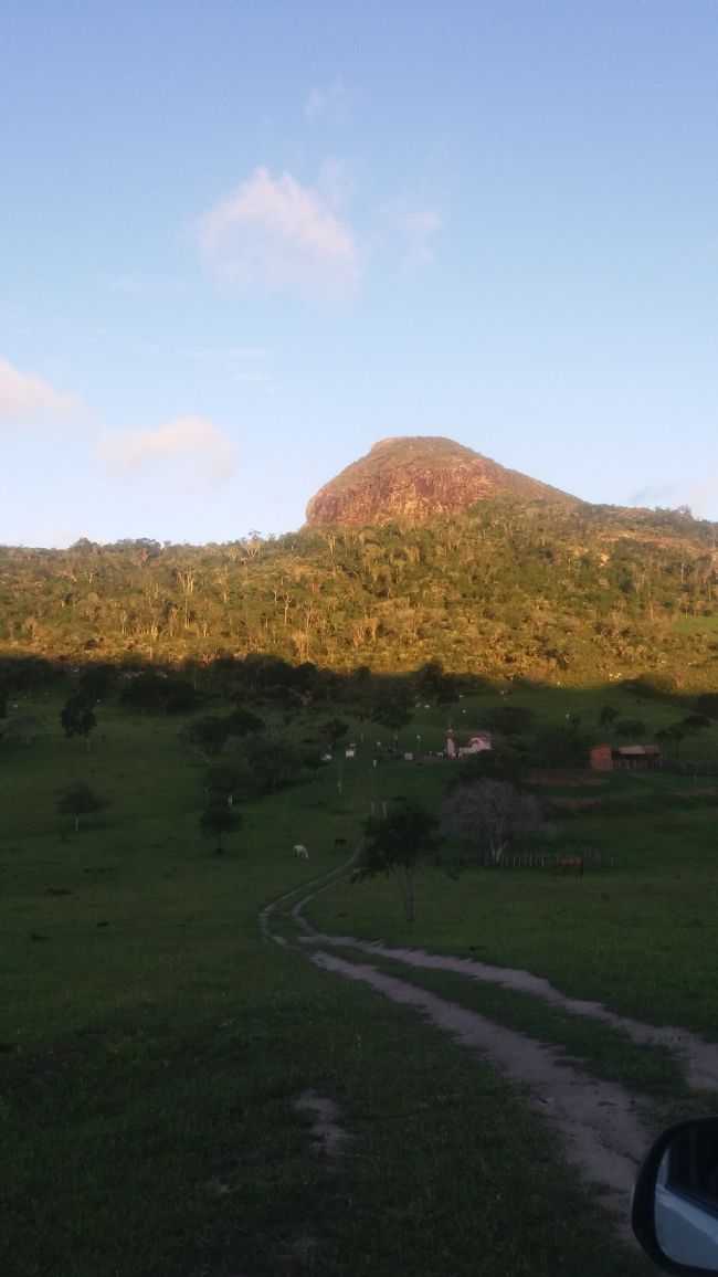 FAZENDA BOM SOSSEGO AO P DO MORRO BOM SUCESSO., POR EMILSON VIEIRA DA SILVA - CAVUNGE - BA