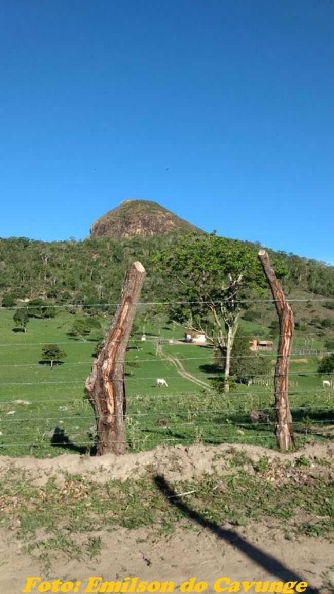 MORRO BOM SUCESSO VISTO DA FAZENDA BOM SOSSEGO., POR EMILSON VIEIRA DA SILVA - CAVUNGE - BA