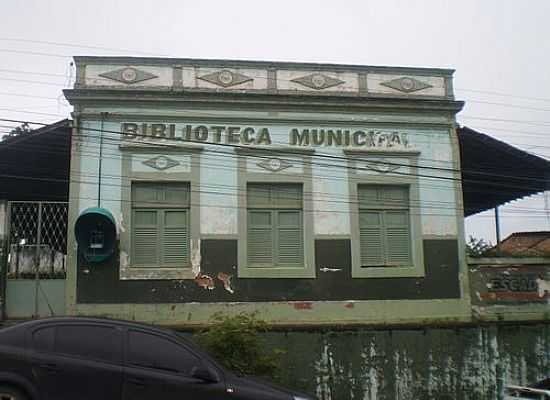 BIBLIOTECA MUNICIPAL-FOTO:FELIPE_1993 - ESCADA - PE