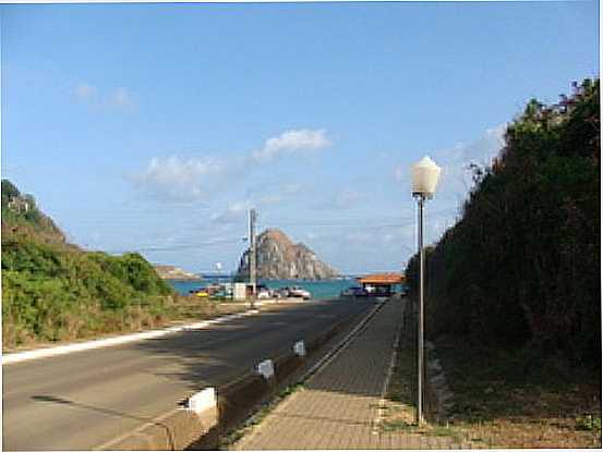 CHEGANDO  BAIA E PRAIA DE FERNANDO DE NORONHA-FOTO:HENRIQUE DE BORBA - FERNANDO DE NORONHA - PE