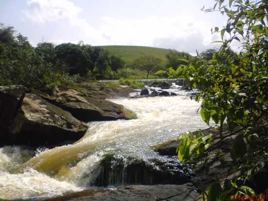 BARRAGEM DE PAU SANGUE, POR LUCAS CANTO - GAMELEIRA - PE