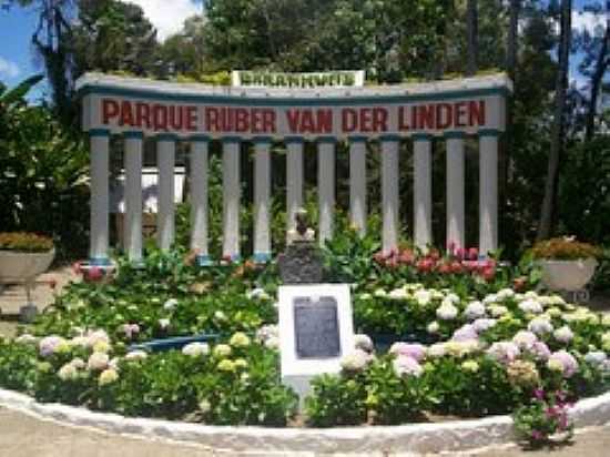 PARQUE RUBER VAN DER LINDEN-FOTO:ELIO ROCHA - GARANHUNS - PE