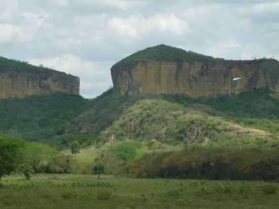 MONTANHAS DE SAO JOO DA FORTALEZA CICERO DANTAS BA, POR VANDO FOTO IRIS - CCERO DANTAS - BA