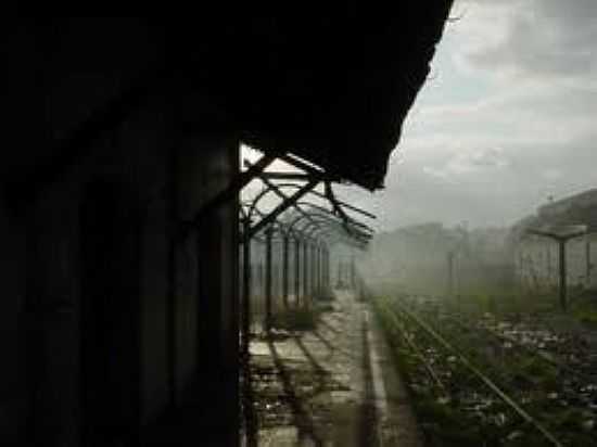 ESTAO FERROVIRIA-FOTO:ESTAESFERROVIRIAS - GONALVES FERREIRA - PE