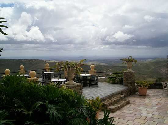 TERRAO DO HOTEL FAZENDA HIGHLANDER EM GRAVAT-PE-FOTO:ELIO ROCHA - GRAVAT - PE