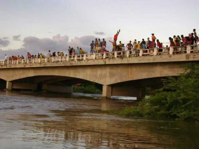 PONTA SOBRE RIO MOXOT, NA ENTRADA DA CIDADE, POR NIEDSON GOMES NOGUEIRA - IBIMIRIM - PE