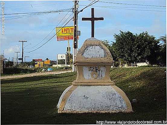 CRUZEIRO DA IGREJA DE SO PAULO,FORTE ORANGE, NA ILHA DE ITAMARAC-PE-FOTO:SERGIO FALCETTI - ITAMARAC - PE