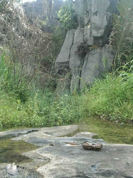 SERRA DE COCOS, POR SAULO VIANA - COCOS - BA