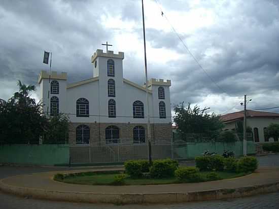 PRAA E IGREJA MATRIZ DE COCOS-BA-FOTO:RMULO HENOK - COCOS - BA