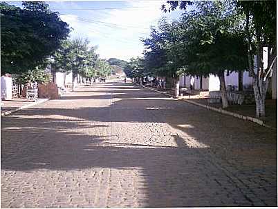 ENTRADA DA CIDADE DO ITAGUARI, POR LANDE BOMFIM - COCOS - BA