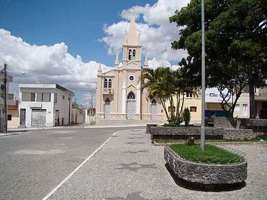 PRAA E IGREJA MATRIZ DE JUPI-PE-FOTO:ELIO ROCHA - JUPI - PE