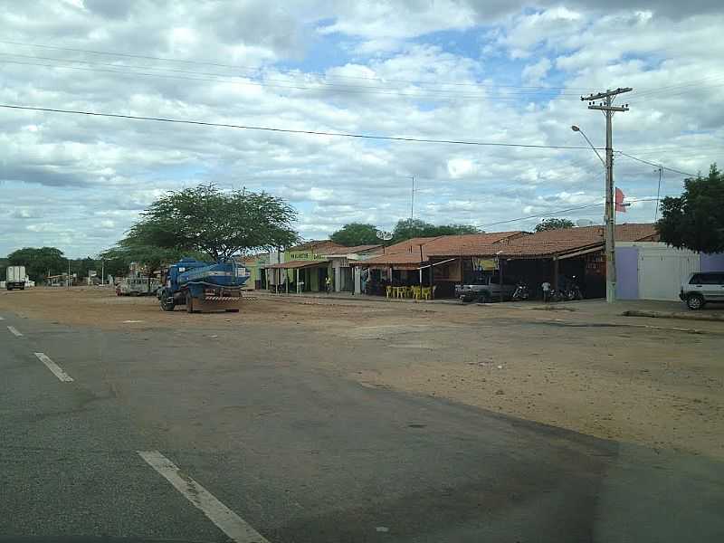 JUTA-PE-RODOVIA BR-122 PASSANDO PELA CIDADE-FOTO:JORGE HIRATA  - JUTA - PE