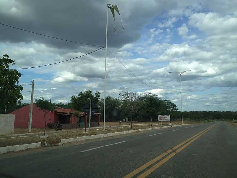 JUTA-PE-RODOVIA BR-122 PASSANDO PELA CIDADE-FOTO:JORGE HIRATA - JUTA - PE