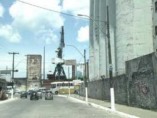 AV.TERMINAL DA FRANA EM COMRCIO-BA-FOTO:NALENTEDOSMEUSOLHOS. - COMRCIO - BA