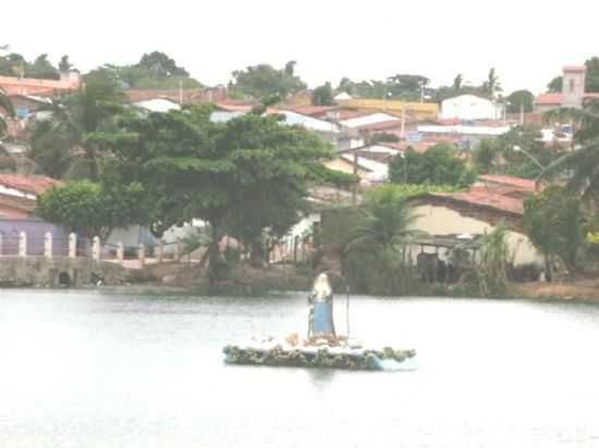 SANTA ENFEITANDO A LAGOA, POR ALCIDES ALVES CARNEIRO - LAGOA DO CARRO - PE