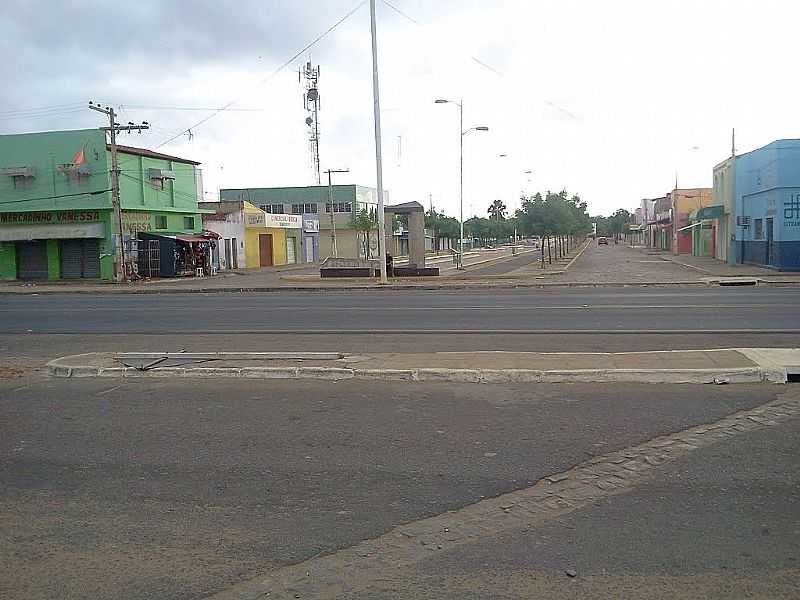 LAGOA GRANDE-PE-PRAA E AVENIDA PRINCIPAL-FOTO:ADALBERTO ELETRICISTA - LAGOA GRANDE - PE