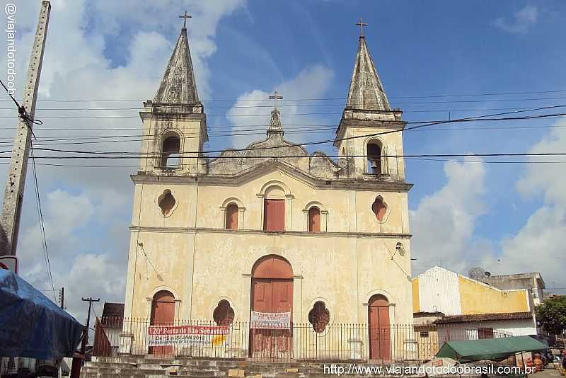 LIMOEIRO-PE-IGREJA DE SANTO ANTNIO-FOTO:SERGIO FALCETTI - LIMOEIRO - PE