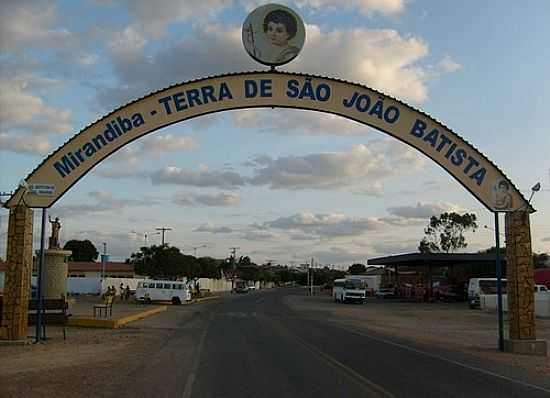 PRTICO DE ENTRADA DE MIRANDIBA-FOTO:WADSONCANTARELLI - MIRANDIBA - PE