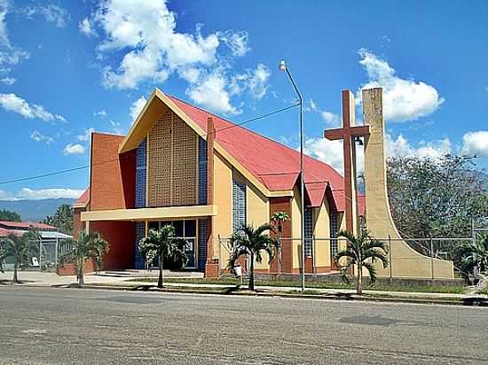 IGREJA EM PALMARES-FOTO:YAMIL HERRERA A - PALMARES - PE