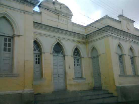 FORUM, POR GILZETE GALVOL - PANELAS - PE