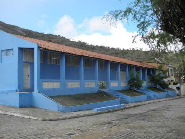 GRUPO ESCOLAR ONDE FUNCIONOU, TEMPORARIMENTE, A PREFEITURA MUNICIPAL., POR GILZETE GALVO - PANELAS - PE