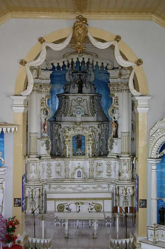 ALTAR EM ESTILO BARROCO DA MATRIZ DE CONDEBA-FOTO:JOO GAGU - CONDEBA - BA
