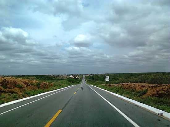 CHEGANDO AO POVOADO DE PAU FERRO-FOTO:JORGE HIRATA - PAU FERRO - PE