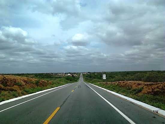 CHEGANDO AO POVOADO DE PAU FERRO-FOTO:JORGE HIRATA - PAU FERRO - PE