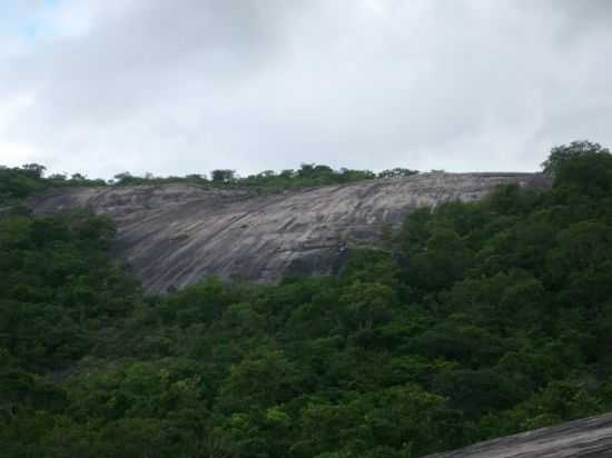 PEDRA-PE, POR FLVIO CAVALCANTI - PEDRA - PE