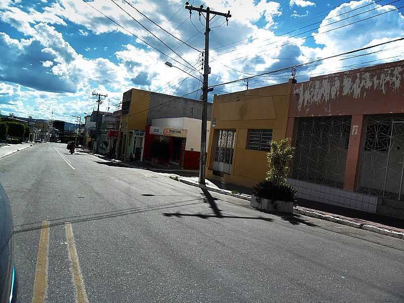 PEDRA-PE-AVENIDA PRINCIPAL-FOTO:NOVAIS ALMEIDA - PEDRA - PE